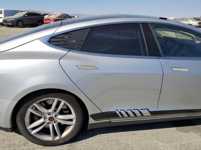 Photo 10 from auction – 2015 TESLA MODEL S 60 with VIN 5YJSA1S14FF080592