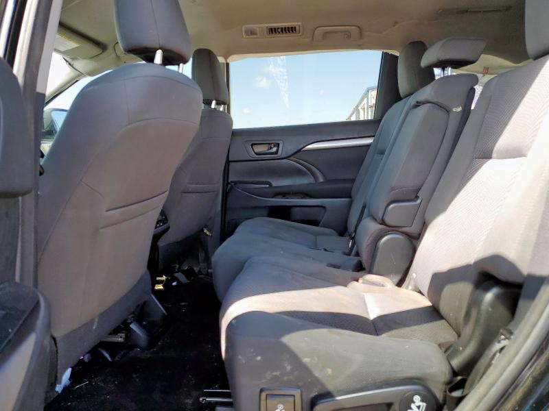 Photo 11 from auction – 2016 TOYOTA HIGHLANDER LE with VIN 5TDZARFH3GS023141