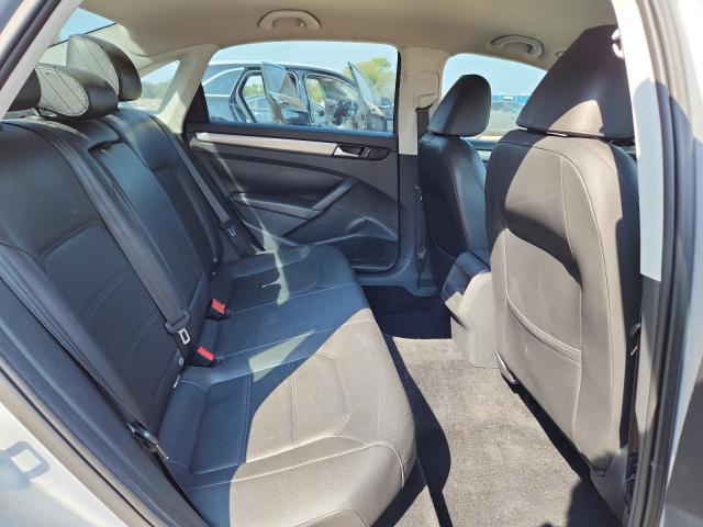 Photo 10 from auction – 2015 VOLKSWAGEN PASSAT S with VIN 1VWAS7A35FC110031