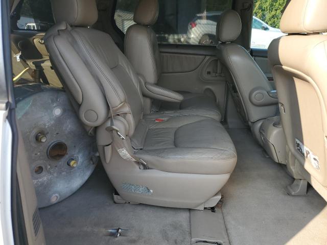 Photo 11 from auction – 2004 TOYOTA SIENNA XLE with VIN 5TDBA22C74S018541
