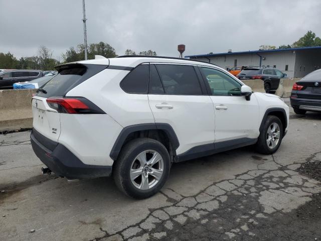 Photo 3 from auction – 2021 TOYOTA RAV4 XLE with VIN 2T3P1RFV4MC149176