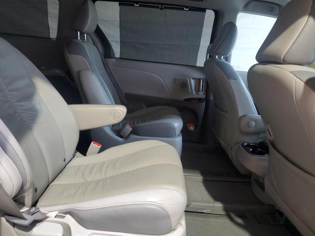 Photo 11 from auction – 2011 TOYOTA SIENNA XLE with VIN 5TDYK3DC8BS028051