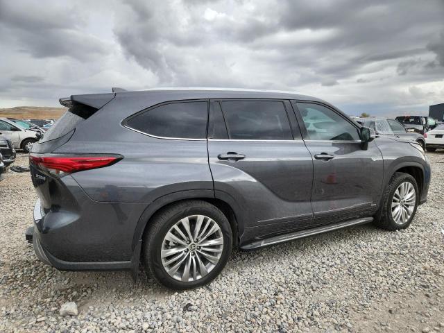 Photo 3 from auction – 2022 TOYOTA HIGHLANDER with VIN 5TDEBRCH1NS079379