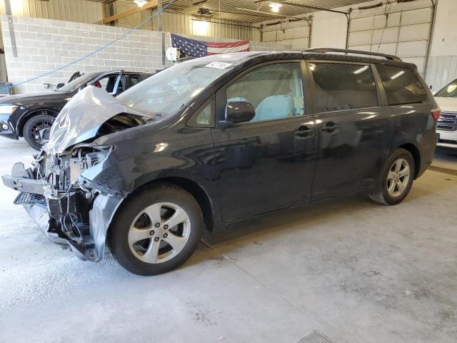 Photo 1 from auction – 2017 TOYOTA SIENNA LE with VIN 5TDKZ3DC9HS811812