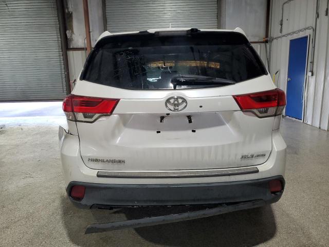 Photo 6 from auction – 2018 TOYOTA HIGHLANDER SE with VIN 5TDJZRFH3JS877401
