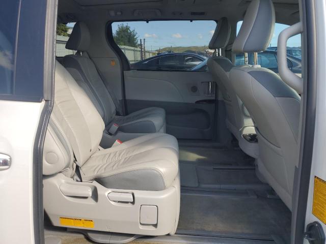 Photo 11 from auction – 2011 TOYOTA SIENNA XLE with VIN 5TDDK3DC8BS028811
