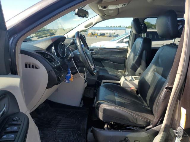 Photo 7 from auction – 2016 CHRYSLER TOWN & COU with VIN 2C4RC1BG5GR173186