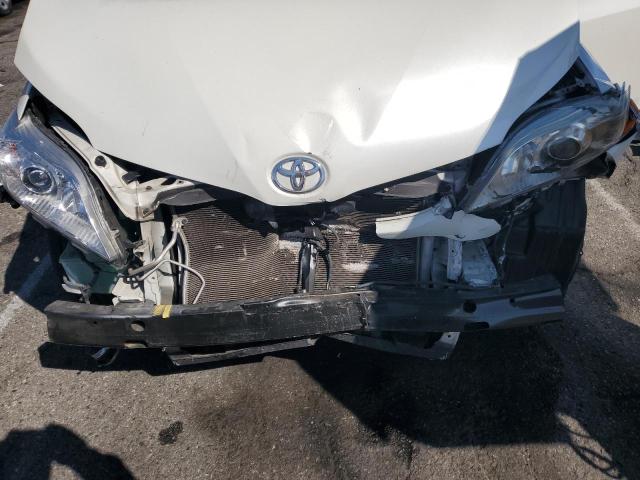 Photo 12 from auction – 2013 TOYOTA SIENNA XLE with VIN 5TDDK3DC3DS070774