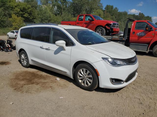 Photo 4 from auction – 2018 CHRYSLER PACIFICA T with VIN 2C4RC1BG0JR129068