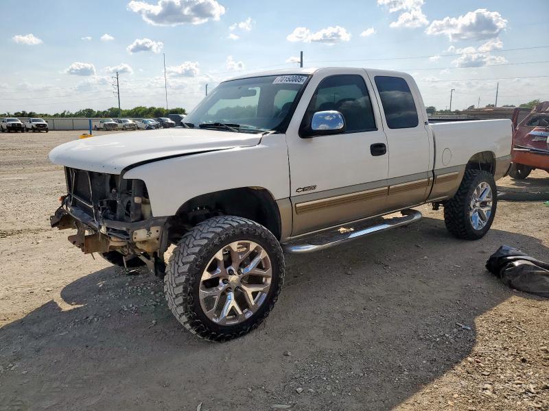 CHEVROLET SILVERADO 2002 with VIN 1GCEC19V02Z335811 - Photo from auction