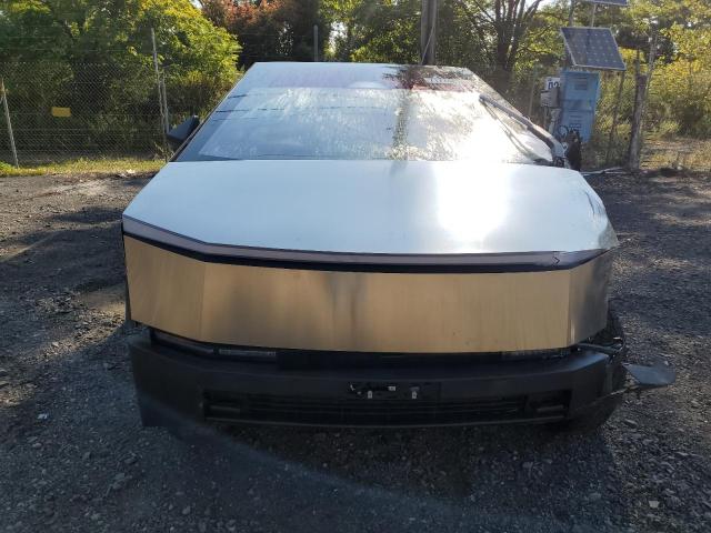 Photo 5 from auction – 2024 TESLA CYBERTRUCK with VIN 7G2CEHEE8RA017252