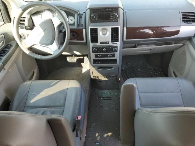 Photo 8 from auction – 2010 CHRYSLER TOWN & COU with VIN 2A4RR5D16AR252527