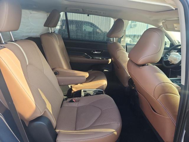 Photo 11 from auction – 2025 TOYOTA GRAND HIGH with VIN 5TDAAAB51SS080554