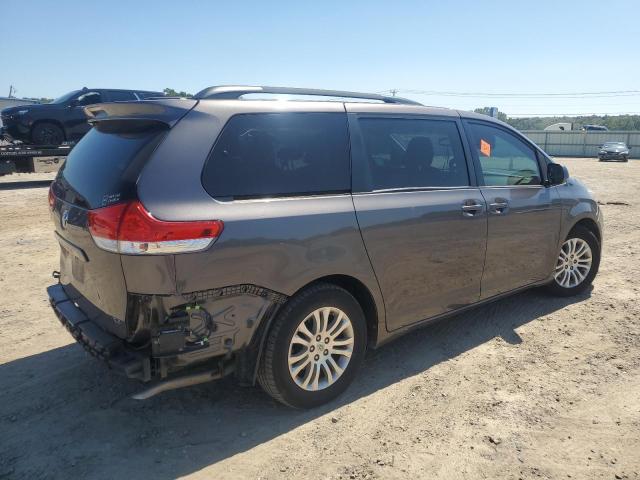 Photo 3 from auction – 2013 TOYOTA SIENNA XLE with VIN 5TDYK3DC0DS385873