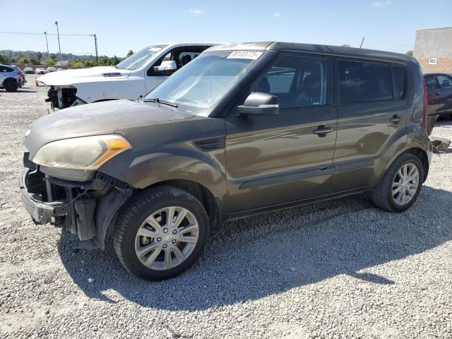 KIA SOUL + 2013 with VIN KNDJT2A6XD7565685 - Photo from auction
