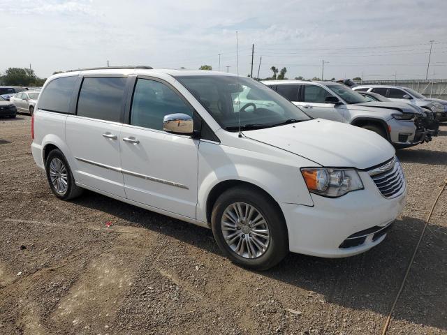 Photo 4 from auction – 2016 CHRYSLER TOWN & COU with VIN 2C4RC1CG5GR149503