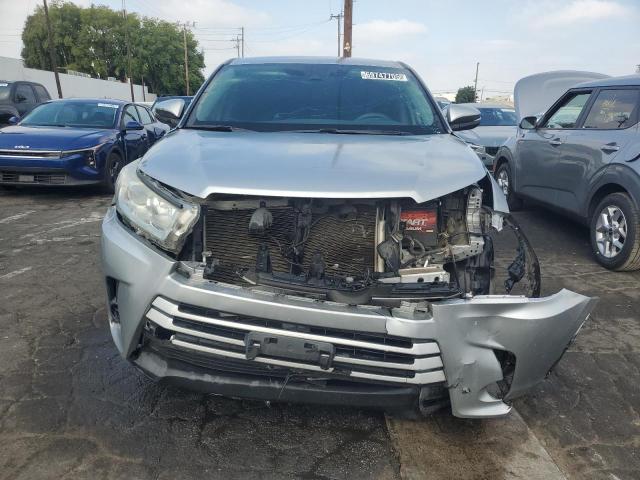 Photo 5 from auction – 2019 TOYOTA HIGHLANDER LE with VIN 5TDZARFH9KS045802