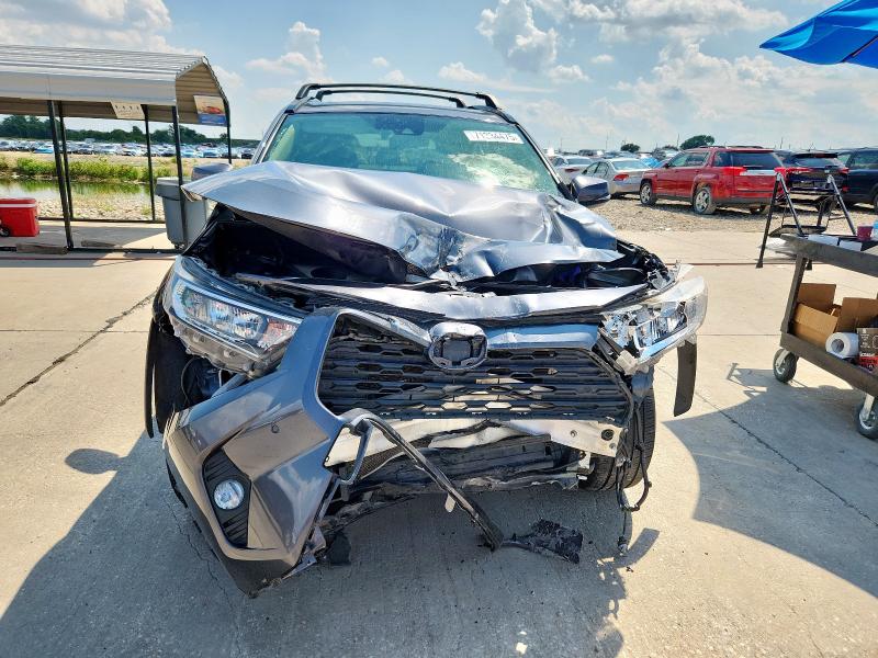 Photo 5 from auction – 2019 TOYOTA RAV4 XLE with VIN JTMA1RFVXKD037948