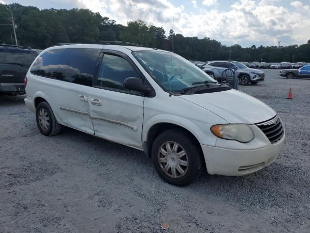 Photo 4 from auction – 2007 CHRYSLER TOWN & COU with VIN 2A4GP54L27R136104