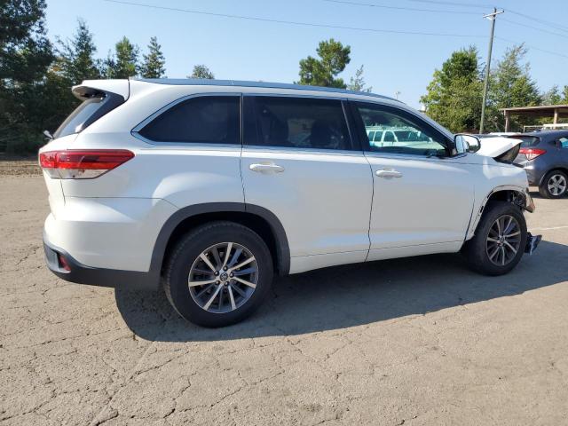 Photo 3 from auction – 2018 TOYOTA HIGHLANDER with VIN 5TDKZRFH0JS530466
