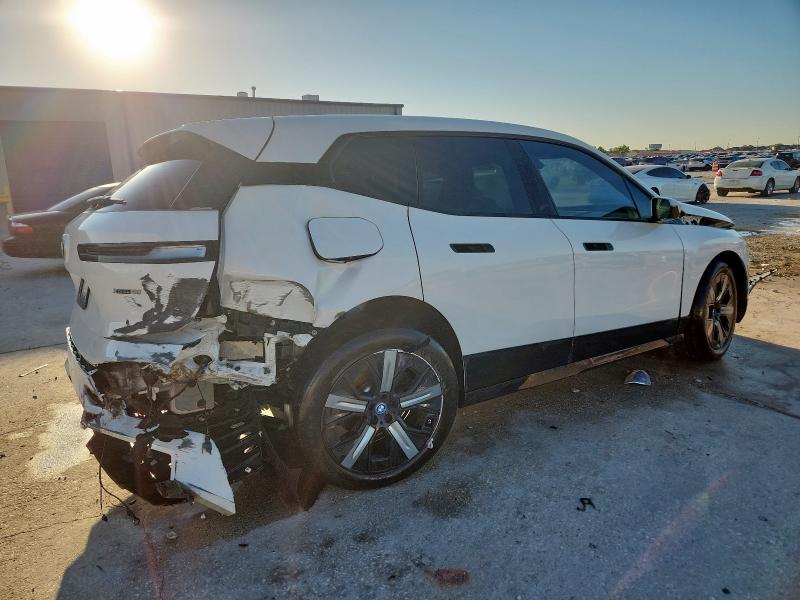 Photo 3 from auction – 2023 BMW IX XDRIVE5 with VIN WB523CF02PCM03152