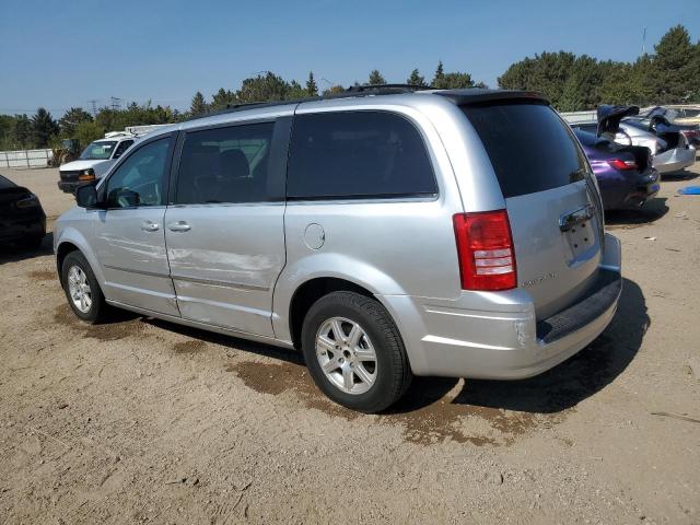 Photo 2 from auction – 2010 CHRYSLER TOWN & COU with VIN 2A4RR5D18AR109935