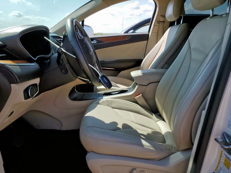 Photo 7 from auction – 2018 LINCOLN MKC SELECT with VIN 5LMCJ2C90JUL33236