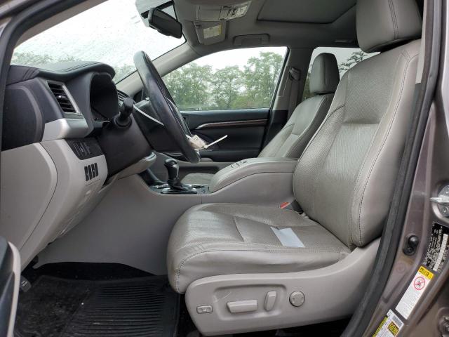 Photo 7 from auction – 2016 TOYOTA HIGHLANDER with VIN 5TDDKRFH3GS315931