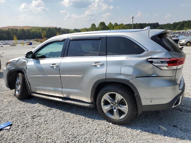 Photo 2 from auction – 2017 TOYOTA HIGHLANDER with VIN 5TDDZRFH1HS365109