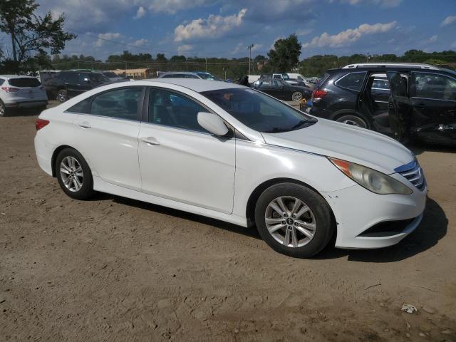 Photo 4 from auction – 2014 HYUNDAI SONATA GLS with VIN 5NPEB4AC2EH860914