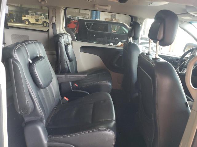 Photo 11 from auction – 2015 CHRYSLER TOWN & COU with VIN 2C4RC1BG7FR588475
