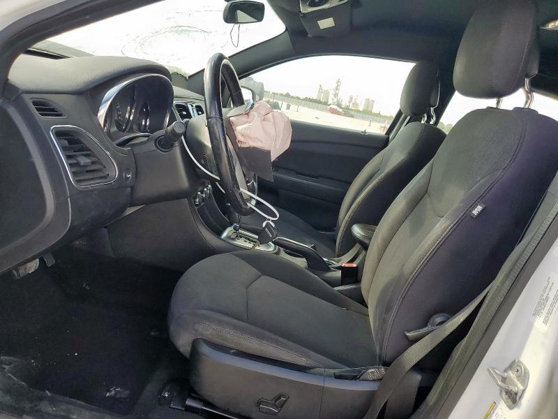 Photo 7 from auction – 2013 CHRYSLER 200 TOURIN with VIN 1C3CCBBB2DN578340