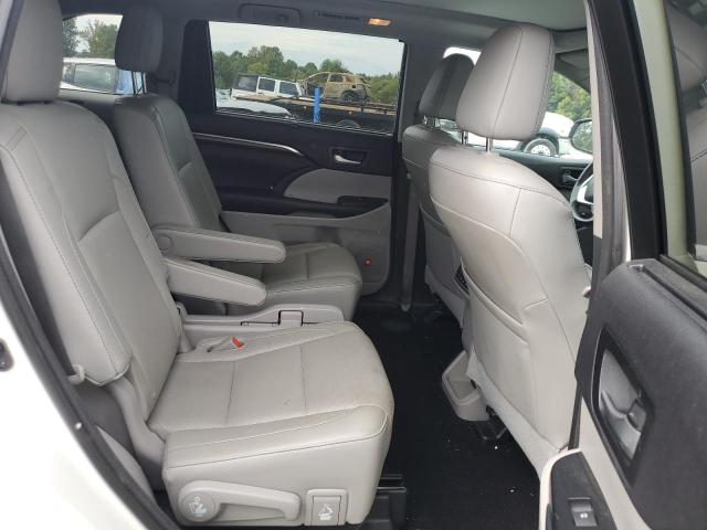 Photo 11 from auction – 2016 TOYOTA HIGHLANDER with VIN 5TDYKRFH6GS150829