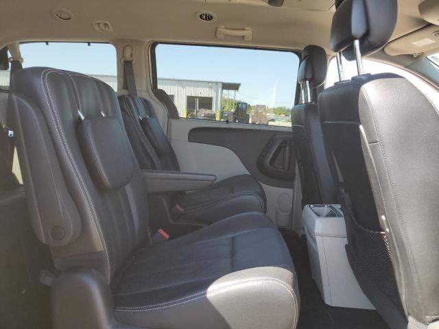 Photo 11 from auction – 2015 CHRYSLER TOWN & COU with VIN 2C4RC1CG7FR673914