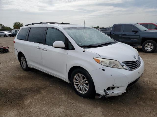 Photo 4 from auction – 2014 TOYOTA SIENNA XLE with VIN 5TDYK3DC8ES498567