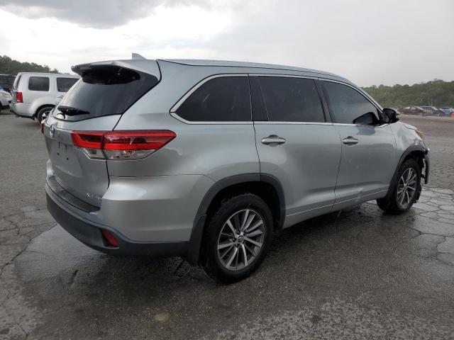 Foto 3 de la subasta – 2017 TOYOTA HIGHLANDER con VIN 5TDJZRFH7HS419290