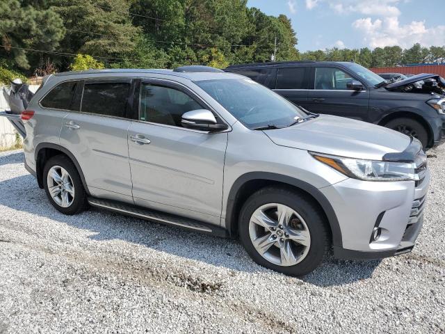 Photo 4 from auction – 2017 TOYOTA HIGHLANDER with VIN 5TDDZRFH1HS365109