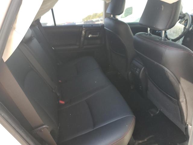 Photo 10 from auction – 2018 TOYOTA 4RUNNER SR with VIN JTEBU5JR0J5603019