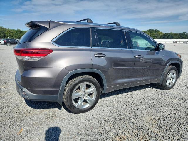 Photo 3 from auction – 2017 TOYOTA HIGHLANDER with VIN 5TDDZRFH2HS404029