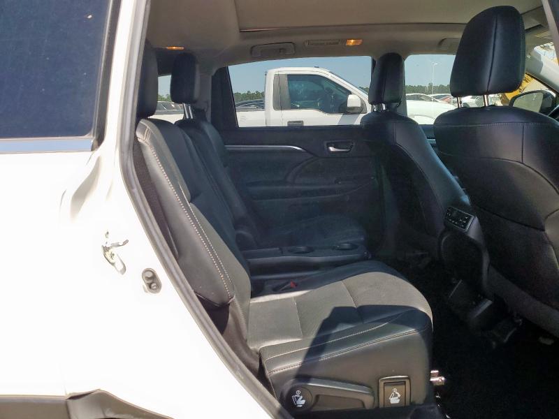 Photo 11 from auction – 2018 TOYOTA HIGHLANDER with VIN 5TDDZRFH9JS825235