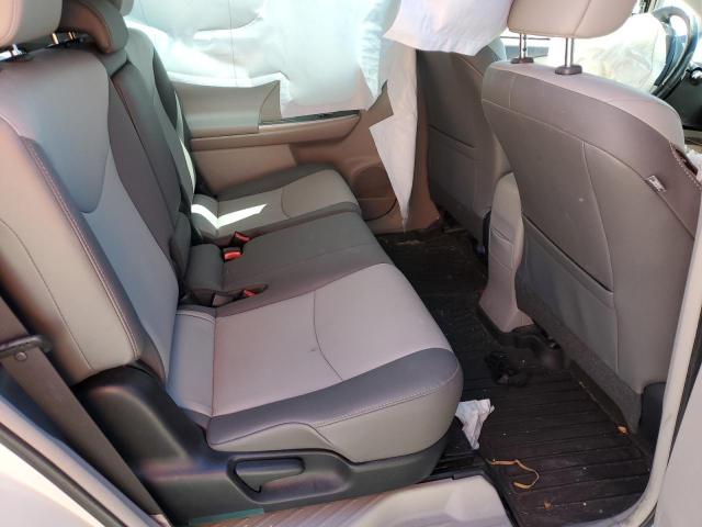 Photo 10 from auction – 2017 TOYOTA PRIUS V with VIN JTDZN3EU5HJ060416