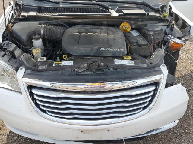 Photo 12 from auction – 2016 CHRYSLER TOWN & COU with VIN 2C4RC1CG5GR149503