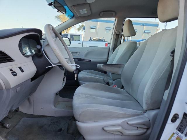 Photo 7 from auction – 2014 TOYOTA SIENNA with VIN 5TDZK3DCXES467793