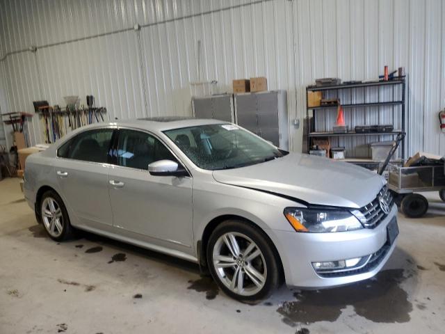 Photo 4 from auction – 2015 VOLKSWAGEN PASSAT SE with VIN 1VWBV7A31FC067772