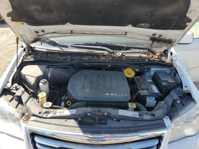 Photo 12 from auction – 2015 CHRYSLER TOWN & COU with VIN 2C4RC1BG9FR699335