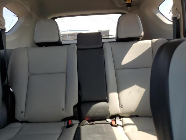 Photo 10 from auction – 2017 TOYOTA RAV4 LIMIT with VIN 2T3DFREVXHW549821