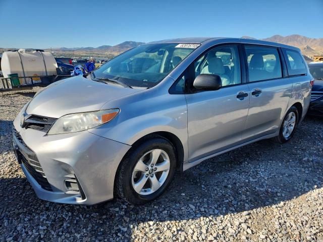 TOYOTA SIENNA L 2018 with VIN 5TDZZ3DC1JS938283 - Photo from auction