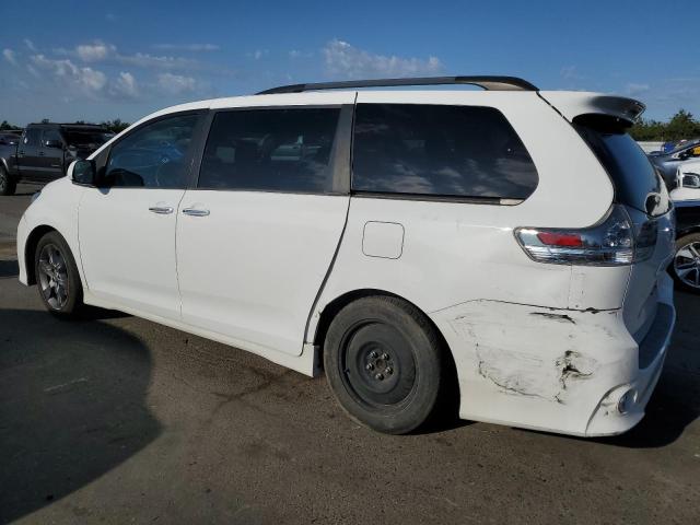 Photo 2 from auction – 2016 TOYOTA SIENNA SE with VIN 5TDXK3DCXGS764461