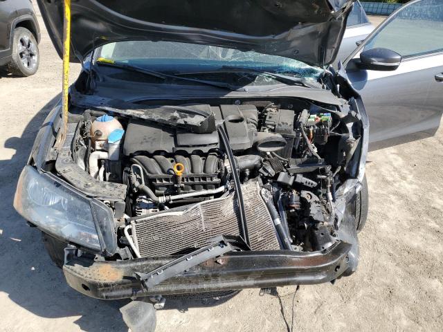 Photo 11 from auction – 2013 VOLKSWAGEN PASSAT S with VIN 1VWAP7A39DC079932