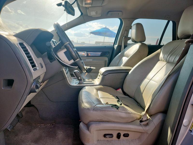 Photo 7 from auction – 2009 LINCOLN MKX with VIN 2LMDU68C99BJ08118